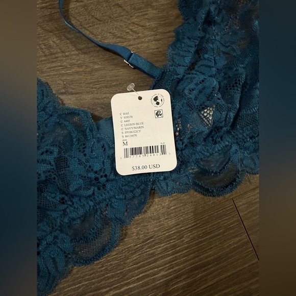 *NWT* Free People last dance lace bralette in legion blue - Picture 10 of 10